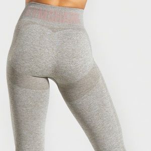 NEW WITH TAGS//NEVER WORN gymshark flex leggings